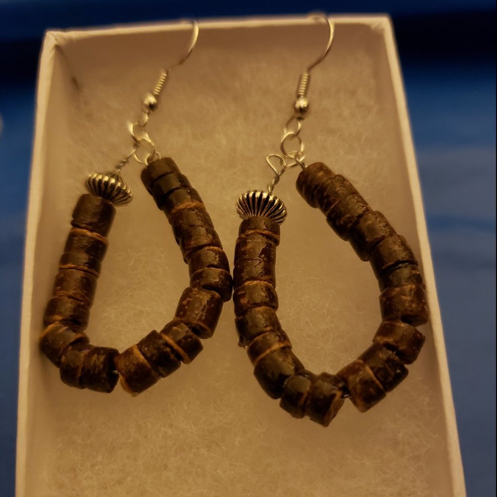 Hooked rounded dark brown Earring